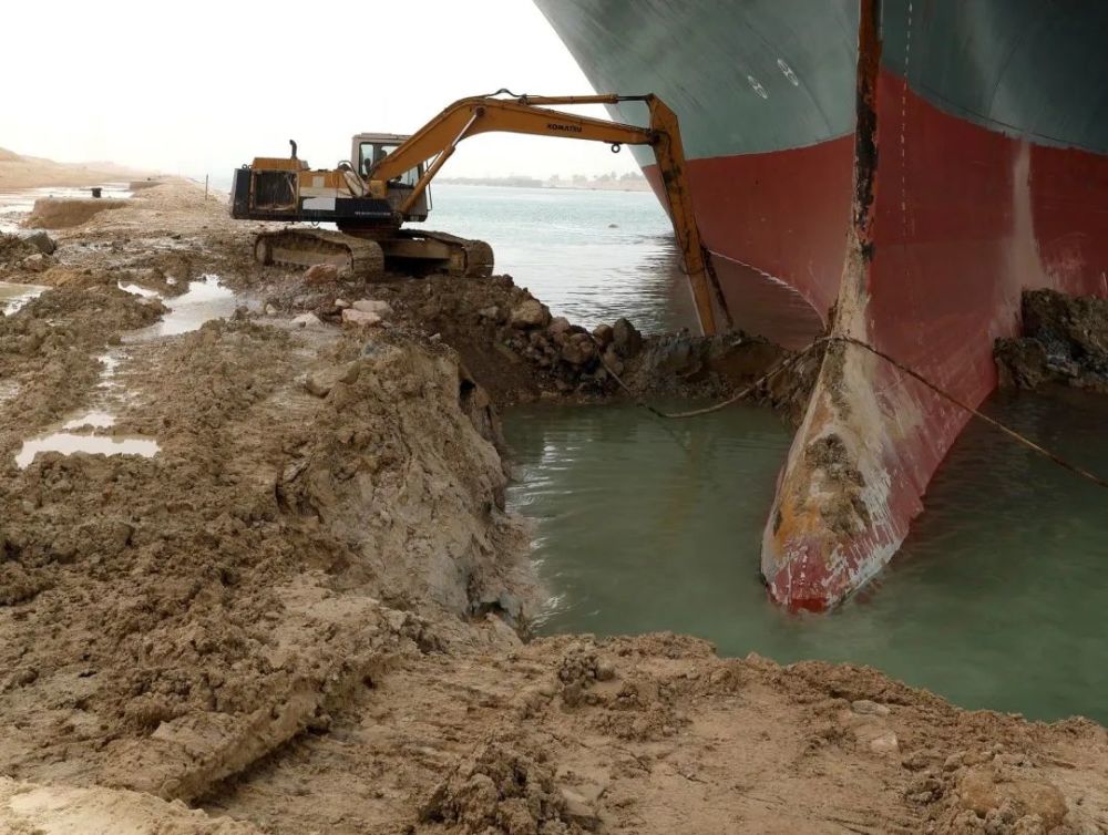 Suez Canal resumes two-way traffic. Chairman of the Authority: The backlog of ships can be cleared in